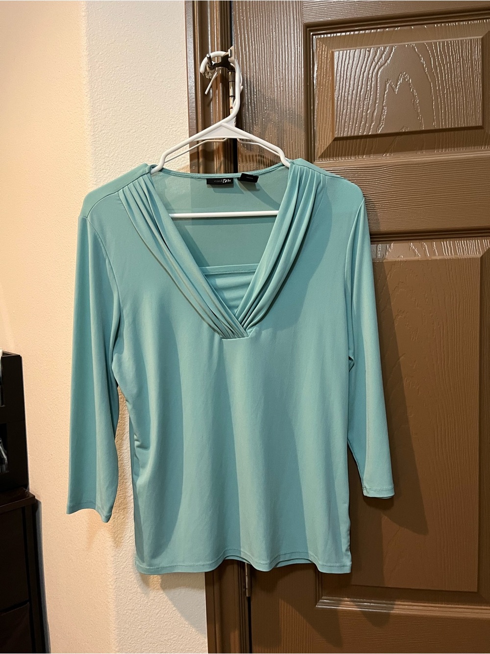 East 5th Women's Aqua V-Neck Draped Long Sleeve Top